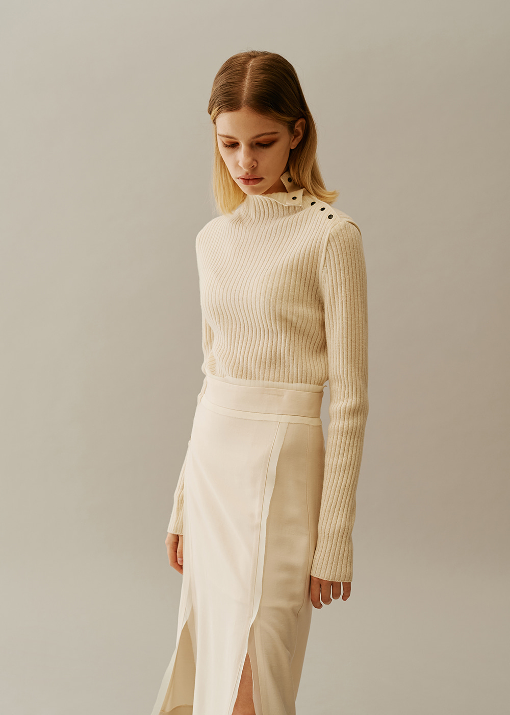 Neck Snap Closure Wool Pullover IVORY